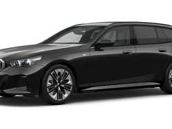Schwarz Gebraucht 2024 BMW 520 Comfort Edition Kombi | 52.913 € (Guter Preis)