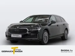Andere farbe Gebraucht 2024 Skoda Superb LAURIN & KLEMENT Kombi | 36.090 € (Etwas zu teuer)