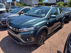 Zeder grün Neu 2025 Dacia Sandero Expression Kleinwagen | 19.500 € (Etwas zu teuer)