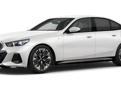 Weiß Gebraucht 2025 BMW 520 Comfort Edition Limousine | 52.876 € (Fairer Preis)
