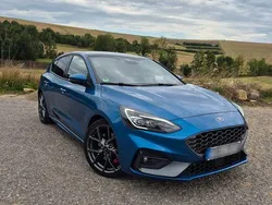 Blau Gebraucht 2020 Ford Focus ST Limousine | 24.200 € (Fairer Preis)