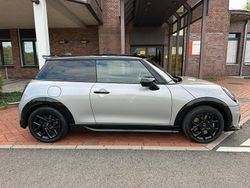 Silber Gebraucht 2024 Mini Cooper Kleinwagen | 27.990 € (Teuer)
