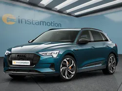 Blau Gebraucht 2022 Audi e-tron SUV | 42.849 €