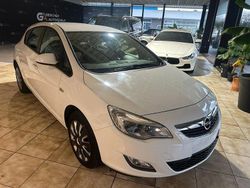Weiß Gebraucht 2012 Opel Astra Edition Limousine | 4.700 € (Fairer Preis)