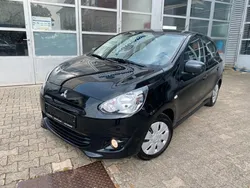 Schwarz Gebraucht 2016 Mitsubishi Space Star Diamant Edition Kleinwagen | 5.900 € (Fairer Preis)