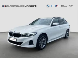 Alpinweiss iii Gebraucht 2024 BMW 318 Efficient Dynamics Kombi | 30.755 € (Superpreis)