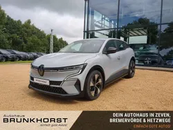 Grau Gebraucht 2022 Renault Mégane Equilibre Limousine | 18.990 € (Guter Preis)