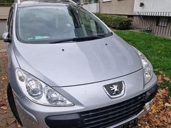 Silber Gebraucht 2006 Peugeot 307 Kombi | 1.600 €