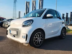 Weiß Gebraucht 2023 Smart ForTwo Electric Drive Prime Exclusive Kleinwagen | 12.349 € (Superpreis)