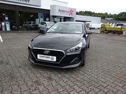 Phantomschwarzmetallic Gebraucht 2019 Hyundai i30 YES! Limousine | 13.880 € (Fairer Preis)