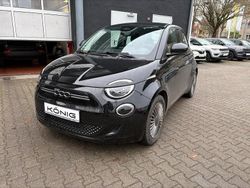 Schwarz Gebraucht 2023 Fiat 500e Icon Kleinwagen | 23.990 € (Etwas zu teuer)