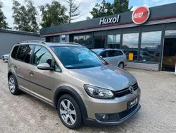 Beige Gebraucht 2012 VW Touran Cross Van / Kleinbus | 10.500 € (Fairer Preis)