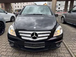 Schwarz Gebraucht 2010 Mercedes B180 Van / Kleinbus | 6.950 € (Fairer Preis)