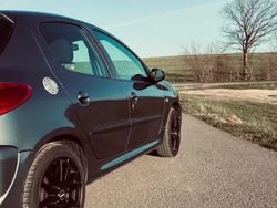 Grau Gebraucht 2010 Peugeot 206+ Kleinwagen | 3.200 € (Fairer Preis)