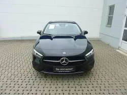 Nachtschwarz unilack Gebraucht 2023 Mercedes A250 Progressive Kleinwagen | 29.990 € (Fairer Preis)