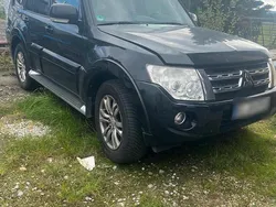 Schwarz Gebraucht 2012 Mitsubishi Pajero SUV | 11.999 € (Fairer Preis)