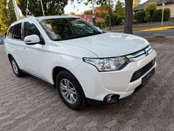 Weiß Gebraucht 2014 Mitsubishi Outlander Diamant Edition SUV | 10.400 € (Guter Preis)