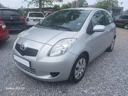 Silber Gebraucht 2007 Toyota Yaris Sol Kleinwagen | 2.590 € (Fairer Preis)