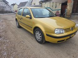 Gold Gebraucht 1998 VW Golf III Kleinwagen | 2.900 € (Fairer Preis)