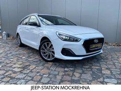 Weiß Gebraucht 2018 Hyundai i30 Passion Plus Kombi | 15.690 € (Fairer Preis)
