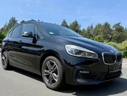Schwarz Gebraucht 2019 BMW 218 Active Tourer Sport Line Van / Kleinbus | 11.899 € (Fairer Preis)