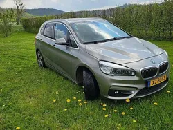 Grau Gebraucht 2014 BMW 220 Active Tourer Van / Kleinbus | 10.900 € (Teuer)