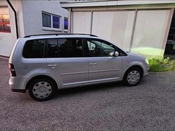 Grün Gebraucht 2005 VW Touran Van / Kleinbus | 3.000 € (Teuer)
