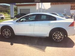 Weiß Gebraucht 2015 Volvo S60 CC Summum Limousine | 15.600 €