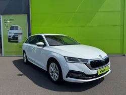 Weiß Gebraucht 2022 Skoda Octavia Style Kombi | 20.950 € (Guter Preis)