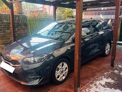 Grau Gebraucht 2023 Kia Ceed Kleinwagen | 9.999 €