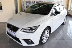 ´nevada´ weiss Gebraucht 2023 Seat Ibiza FR Limousine | 17.222 € (Fairer Preis)