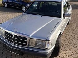 Silber Gebraucht 1991 Mercedes 190 Limousine | 6.400 €