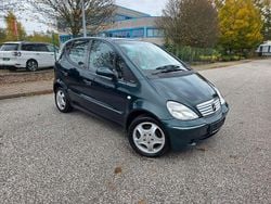 Grün Gebraucht 2002 Mercedes 170 Avantgarde Limousine | 2.999 €