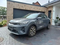 Grau Gebraucht 2021 Kia Stonic 2 SUV | 14.490 € (Guter Preis)