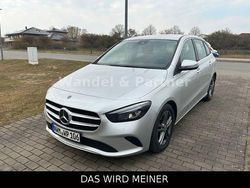 Silber Gebraucht 2020 Mercedes B200 Van / Kleinbus | 21.500 € (Fairer Preis)