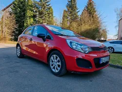 Rot Gebraucht 2013 Kia Rio 2 Kleinwagen | 5.999 €