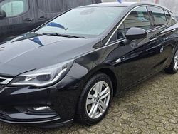 Schwarz Gebraucht 2017 Opel Astra Dynamic Limousine | 5.999 €