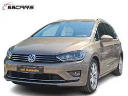 Gold Gebraucht 2015 VW Golf Sportsvan Highline Van / Kleinbus | 14.380 € (Fairer Preis)