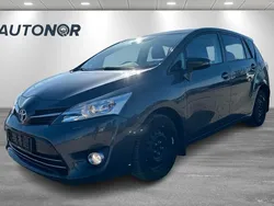 Grau Gebraucht 2018 Toyota Verso Premium Van / Kleinbus | 12.200 € (Superpreis)