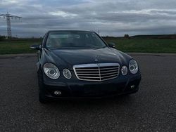 Blau Gebraucht 2008 Mercedes E200 Classic Limousine | 8.199 € (Etwas zu teuer)