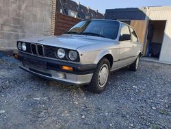 Silber (metallic) Gebraucht 1990 BMW 320 Limousine | 7.990 €