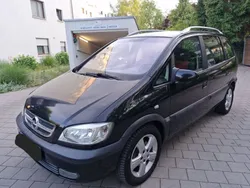 Schwarz Gebraucht 2005 Opel Zafira Van / Kleinbus | 1.999 € (Fairer Preis)