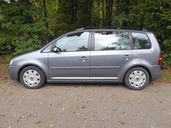 Grau Gebraucht 2006 VW Touran Van / Kleinbus | 3.200 € (Fairer Preis)