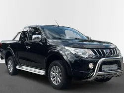 Schwarz metallic Gebraucht 2017 Mitsubishi L200 Plus Abholung | 26.360 € (Fairer Preis)