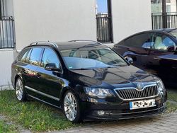 Schwarz Gebraucht 2014 Skoda Superb Kombi | 12.595 € (Teuer)