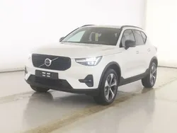 Weiss Gebraucht 2025 Volvo XC40 Plus SUV | 39.268 € (Fairer Preis)