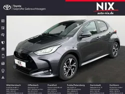 Grau Gebraucht 2024 Toyota Yaris Hybrid Team Limousine | 26.490 € (Fairer Preis)