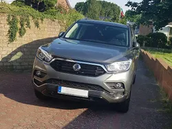 Grau Gebraucht 2018 Ssangyong Rexton Quartz SUV | 21.500 € (Fairer Preis)