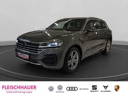 Grau Gebraucht 2021 VW Touareg R-line SUV | 49.980 € (Fairer Preis)