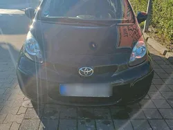 Schwarz Gebraucht 2012 Toyota Aygo Kleinwagen | 2.850 € (Fairer Preis)